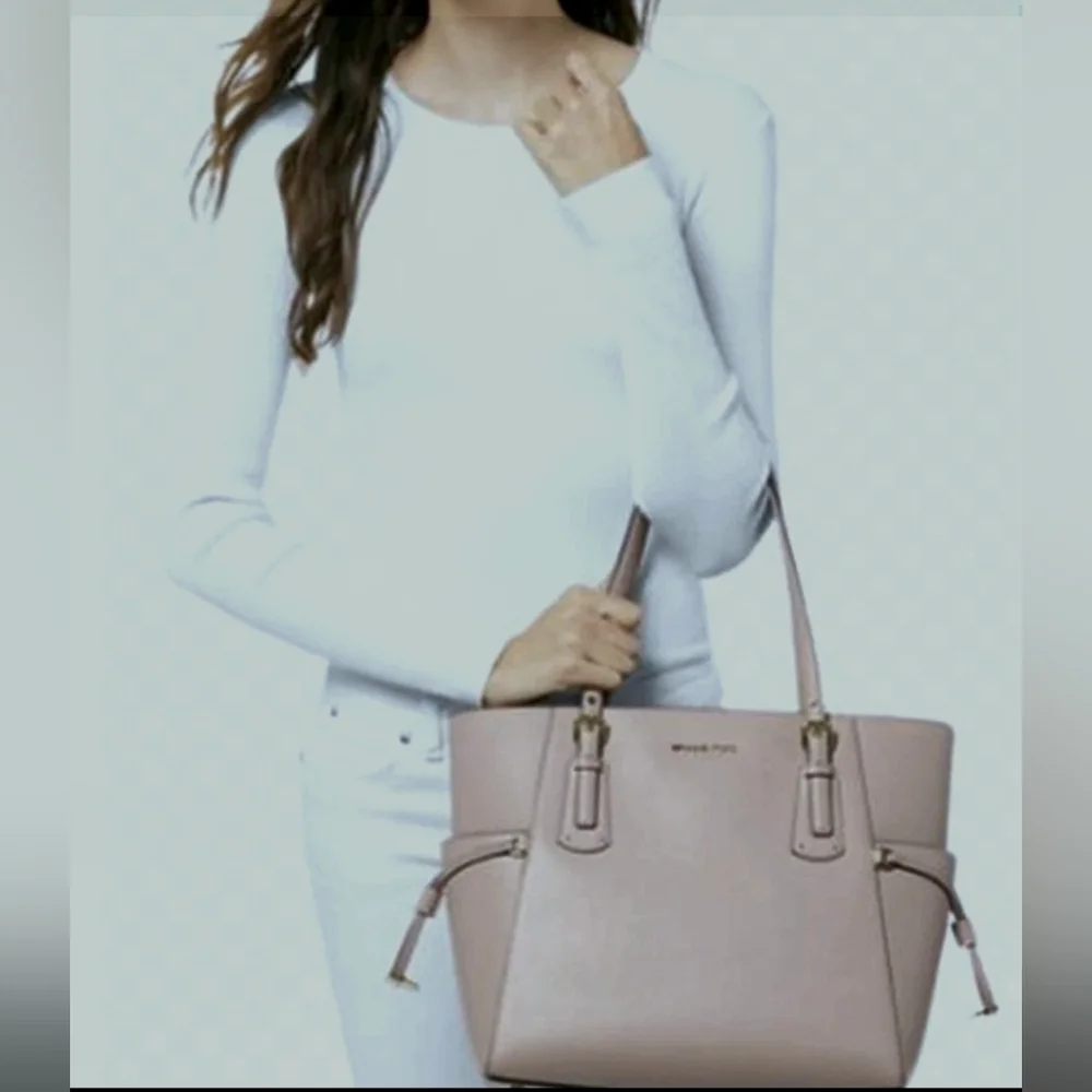 Michael Kors Voyager Tote Bag ❤️